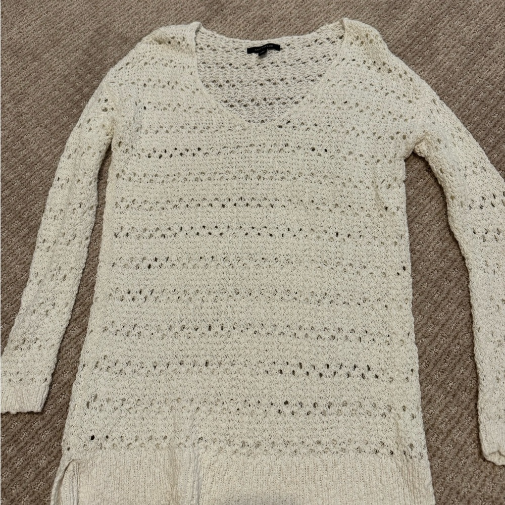 Ann Taylor White V Neck Sweater - size Medium